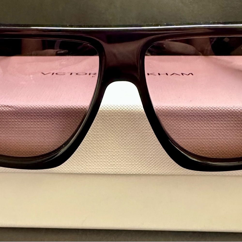 Victoria Beckham Black Sunglasses - Picture 5 of 11